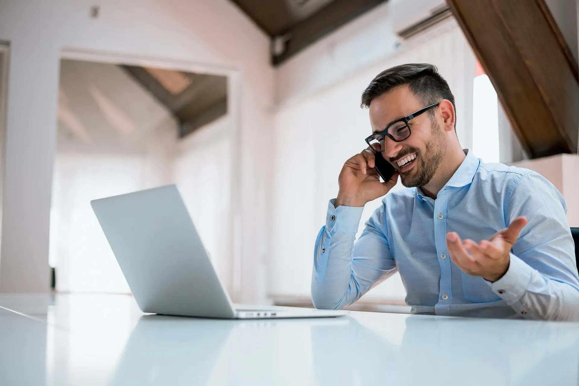 A person speaking with client