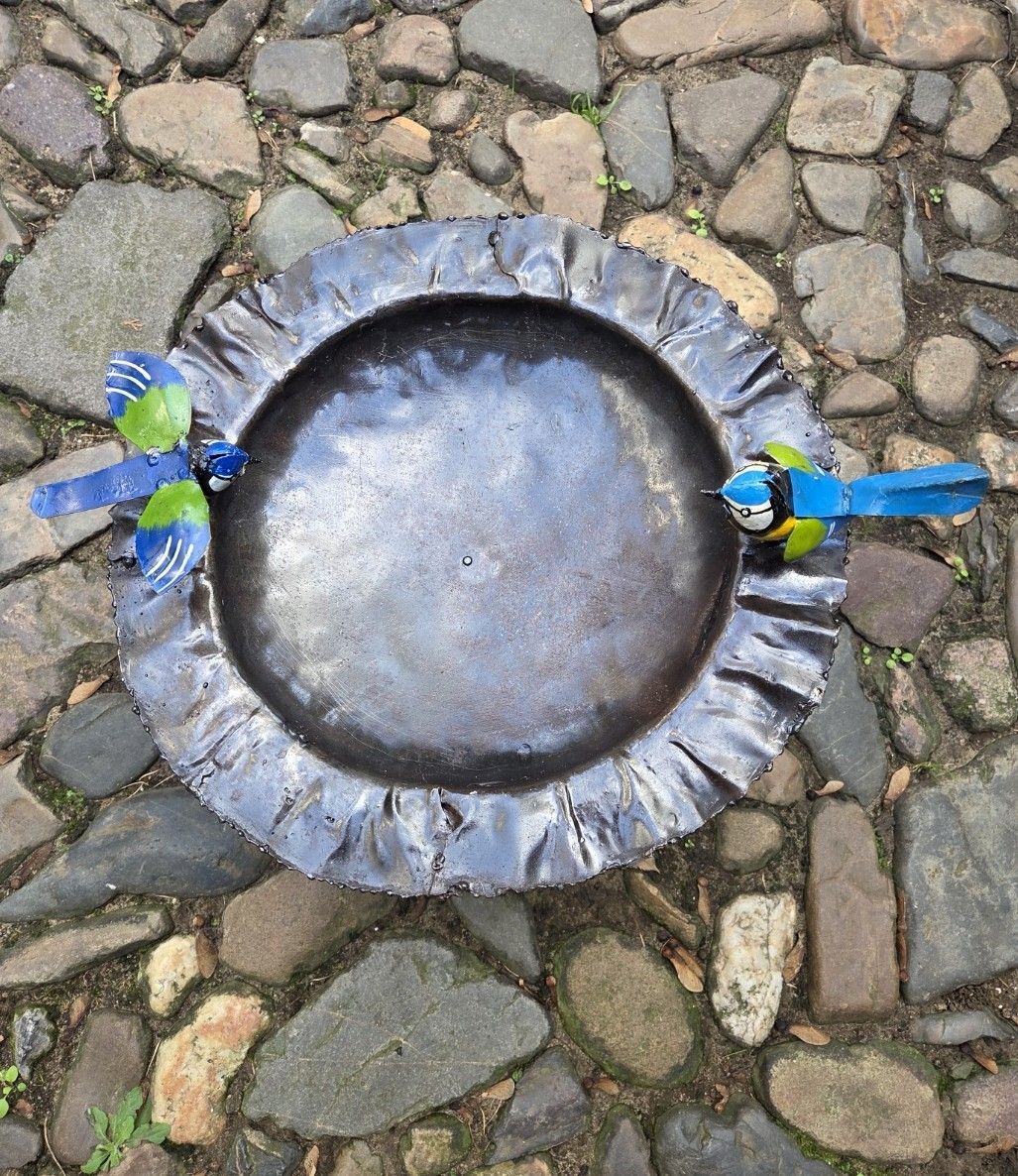 VOGELSCHAAL  VOER - WATER - MEESJES OP STEKER - HAND MADE - STREET ART