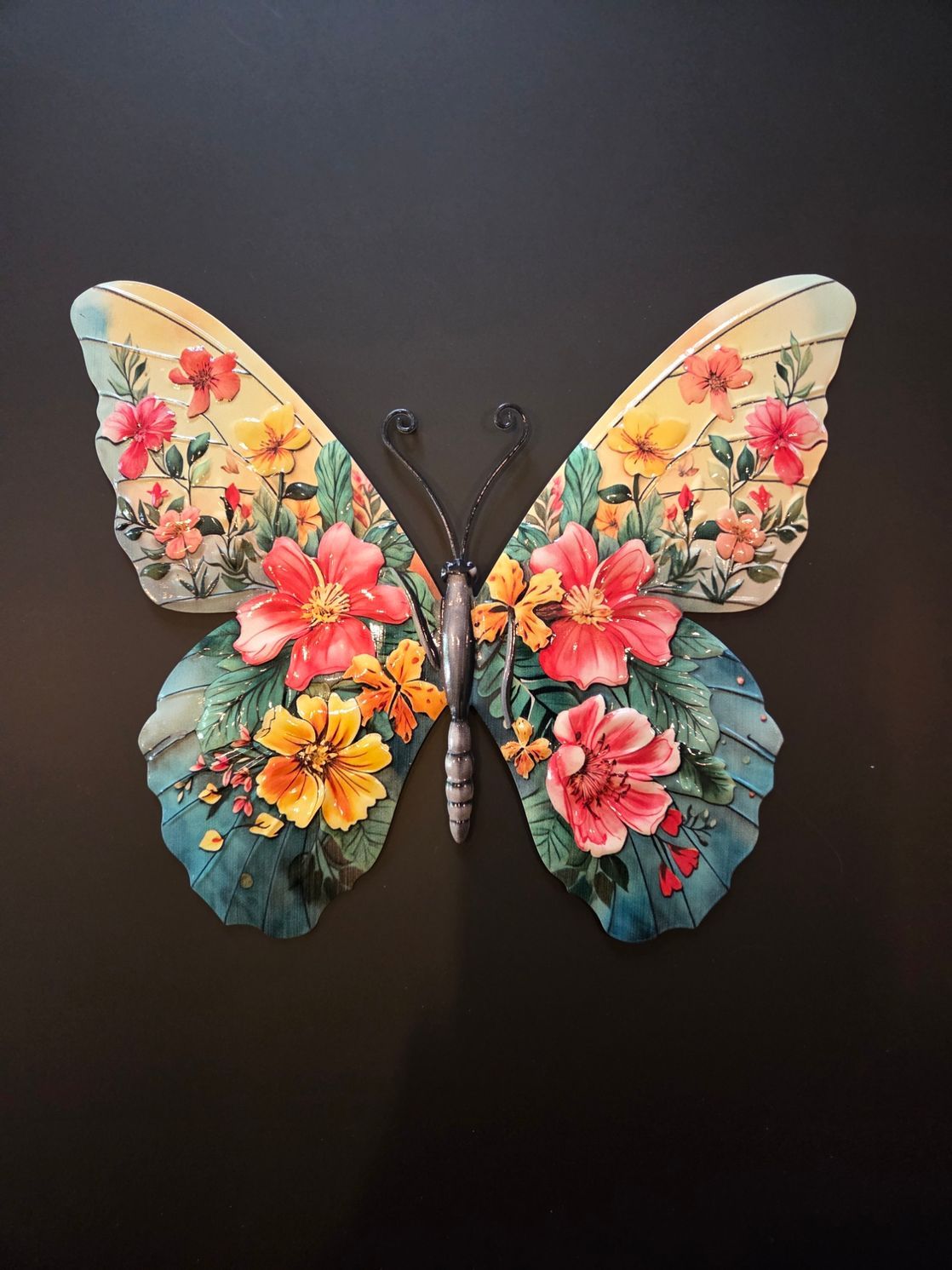 BLOEMEN VLINDER - WAND DECORATIE