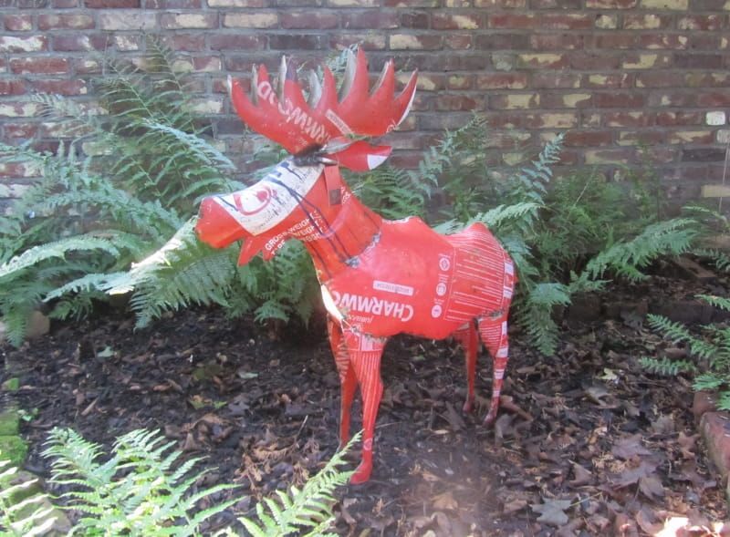 ELAND XL - STREET ART - ROOD  VAN 95,00 VOOR 65 EURO