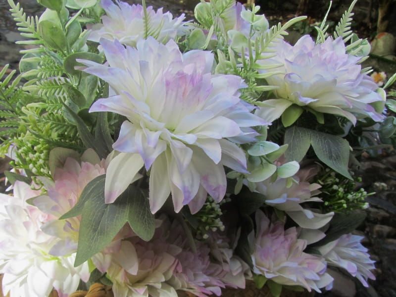 OPRUIMING - DAHLIA KUNST BOEKET - VAN 6 EURO NU 3,50