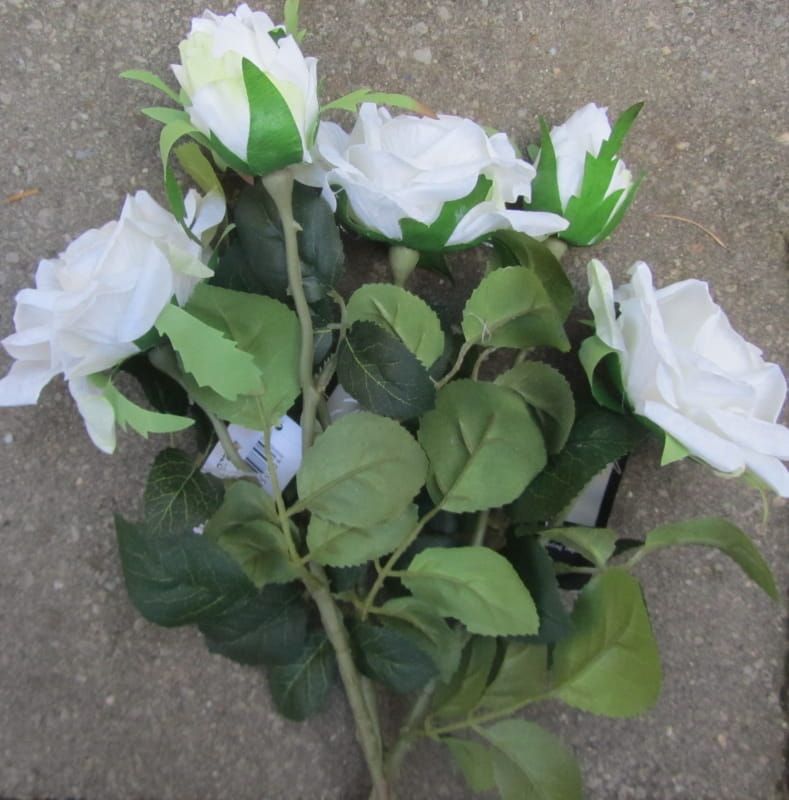 OPRUIMING - ROZEN - KUNST - WIT - VAN 2,50 NU 1,50