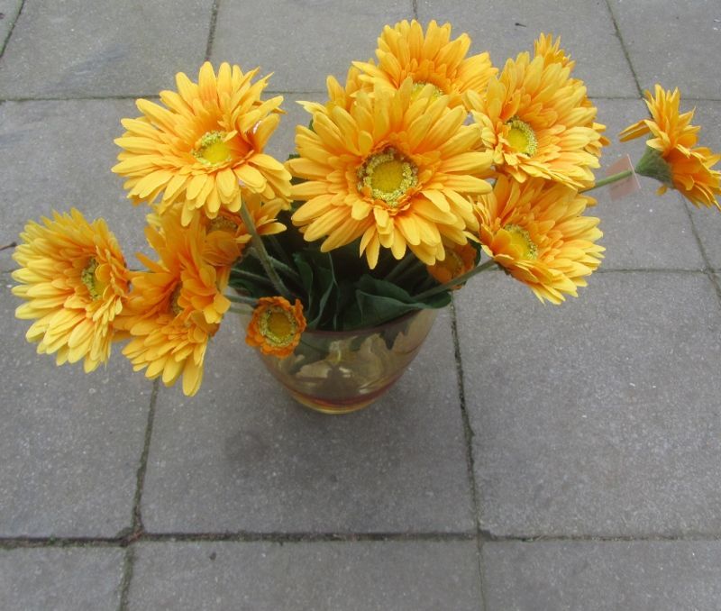 OPRUIMING - GERBERA KUNST - GEEL & ORANJE VAN 6,00 NU 3 EURO - GEEL