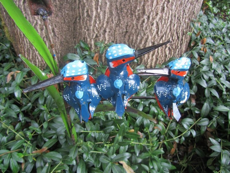 IJSVOGELTJE OP RIET TAK - STREET ART