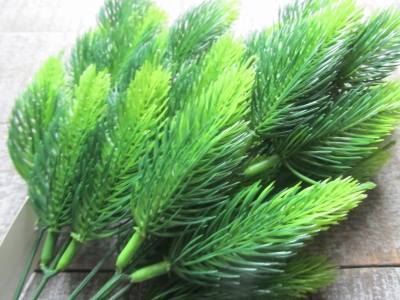 DENNENBOOM KUNST TAKJES