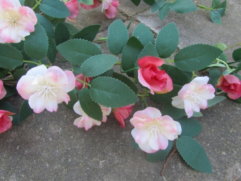 ROOSJES GUIRLANDE - KUNST - 165 CM