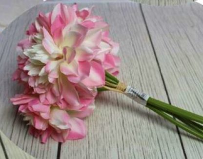 PRACHTIGE KUNST DAHLIAS - BOSJE