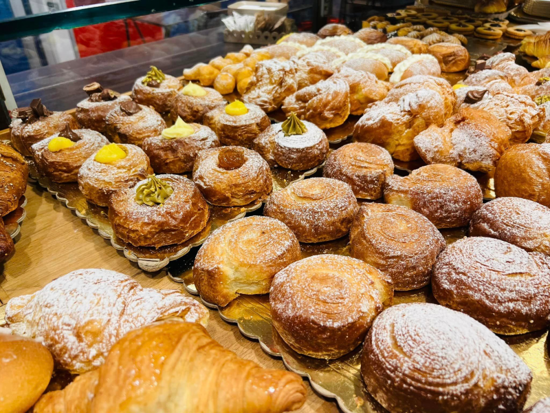bomboloni alla crema e al pistacchio
