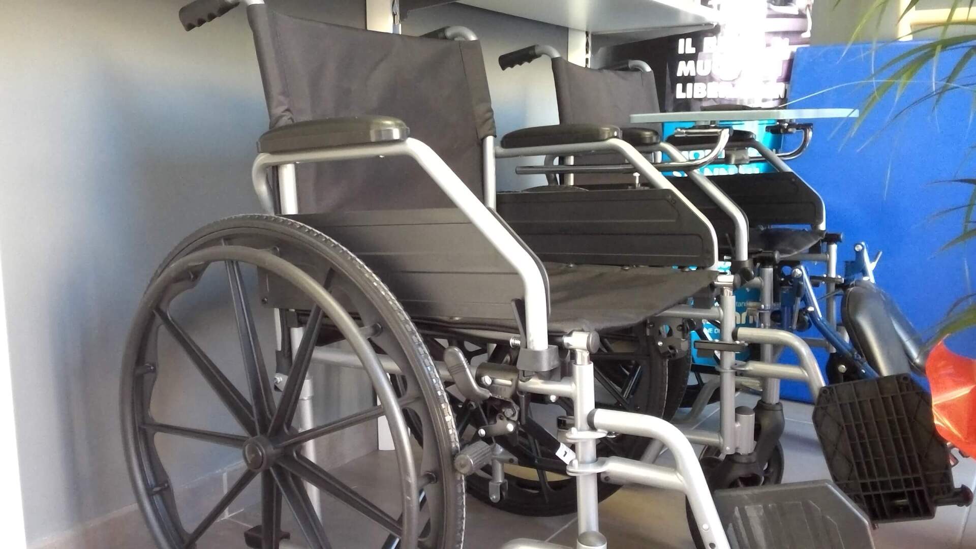 Lato di una sedia a rotelle