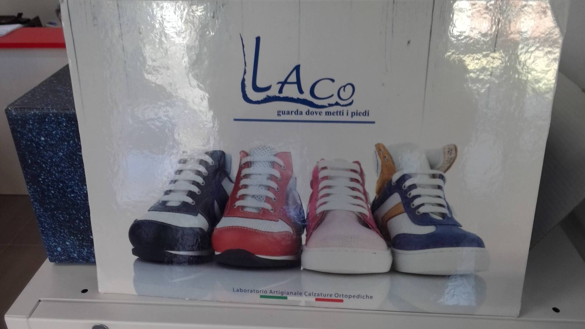 Scarpe da ginnastica di vari colori