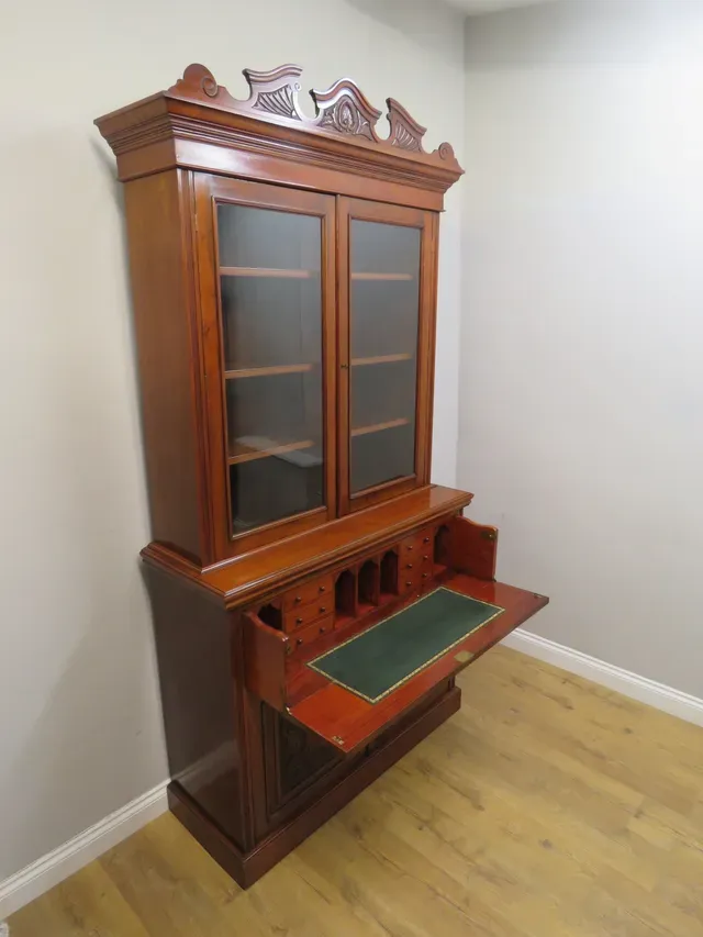 Wooden dresser with mirrors 2