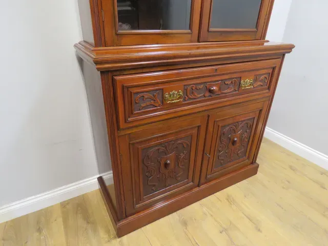 Wooden dresser with mirrors 4