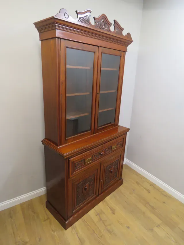 Wooden dresser with mirrors 3