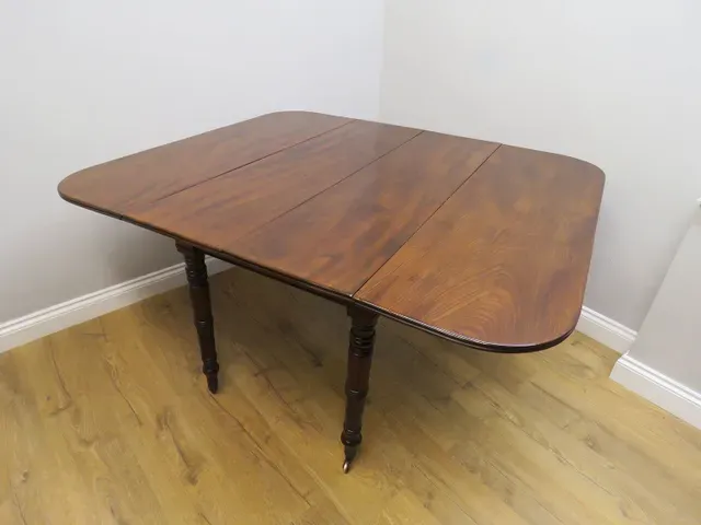 Foldable dining table 4