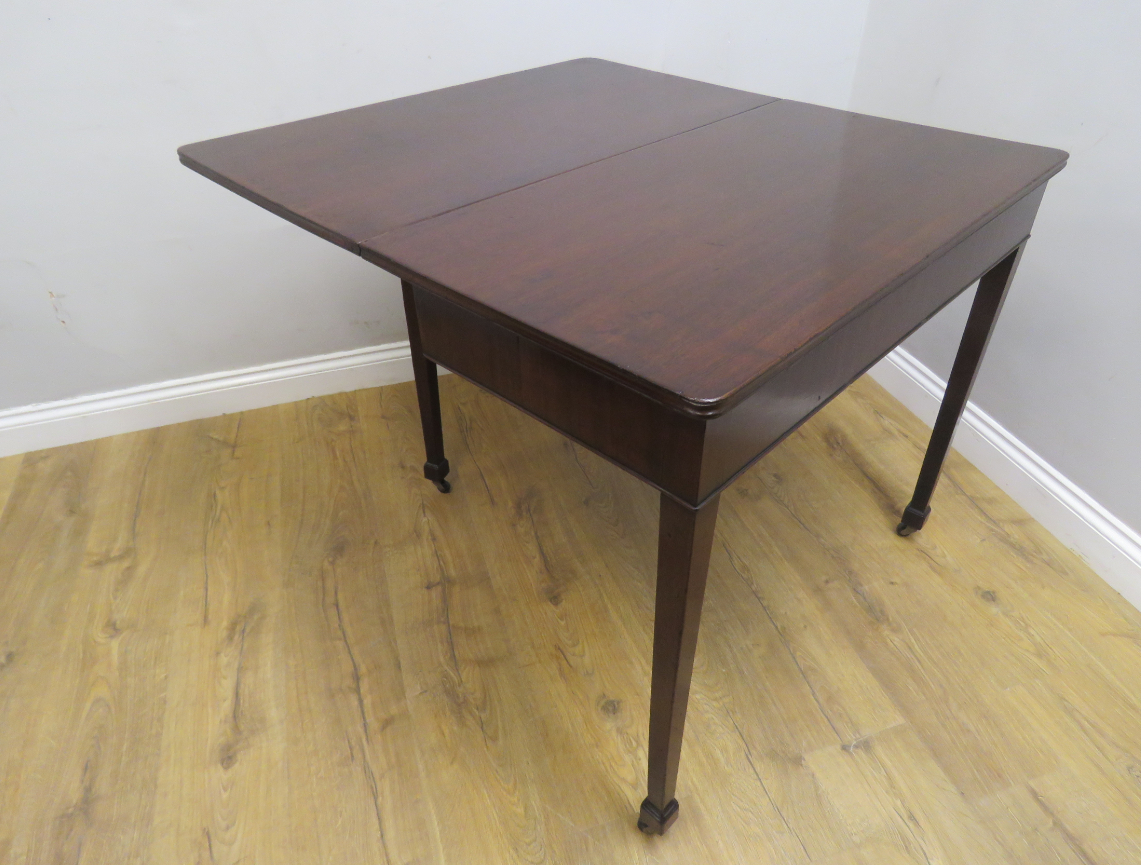 Foldable dining table 4