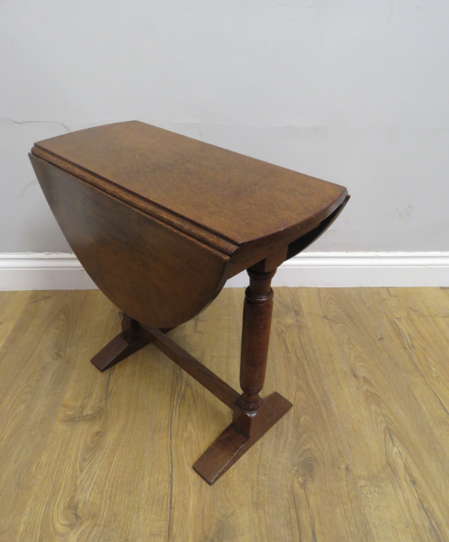 Foldable dining table 4