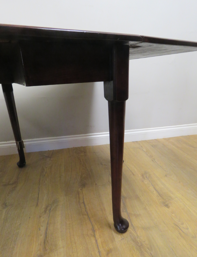 Foldable dining table 1