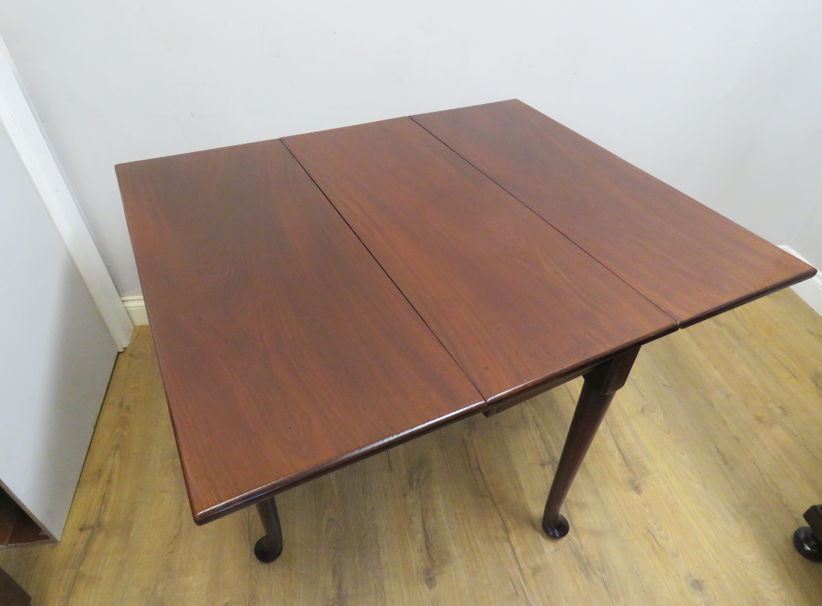 Foldable dining table 4