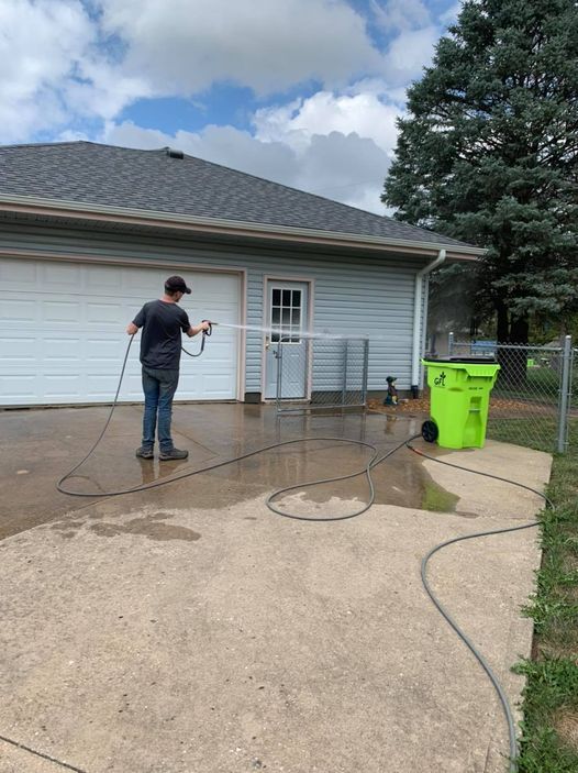 EXTERIOR HOUSE WASHING