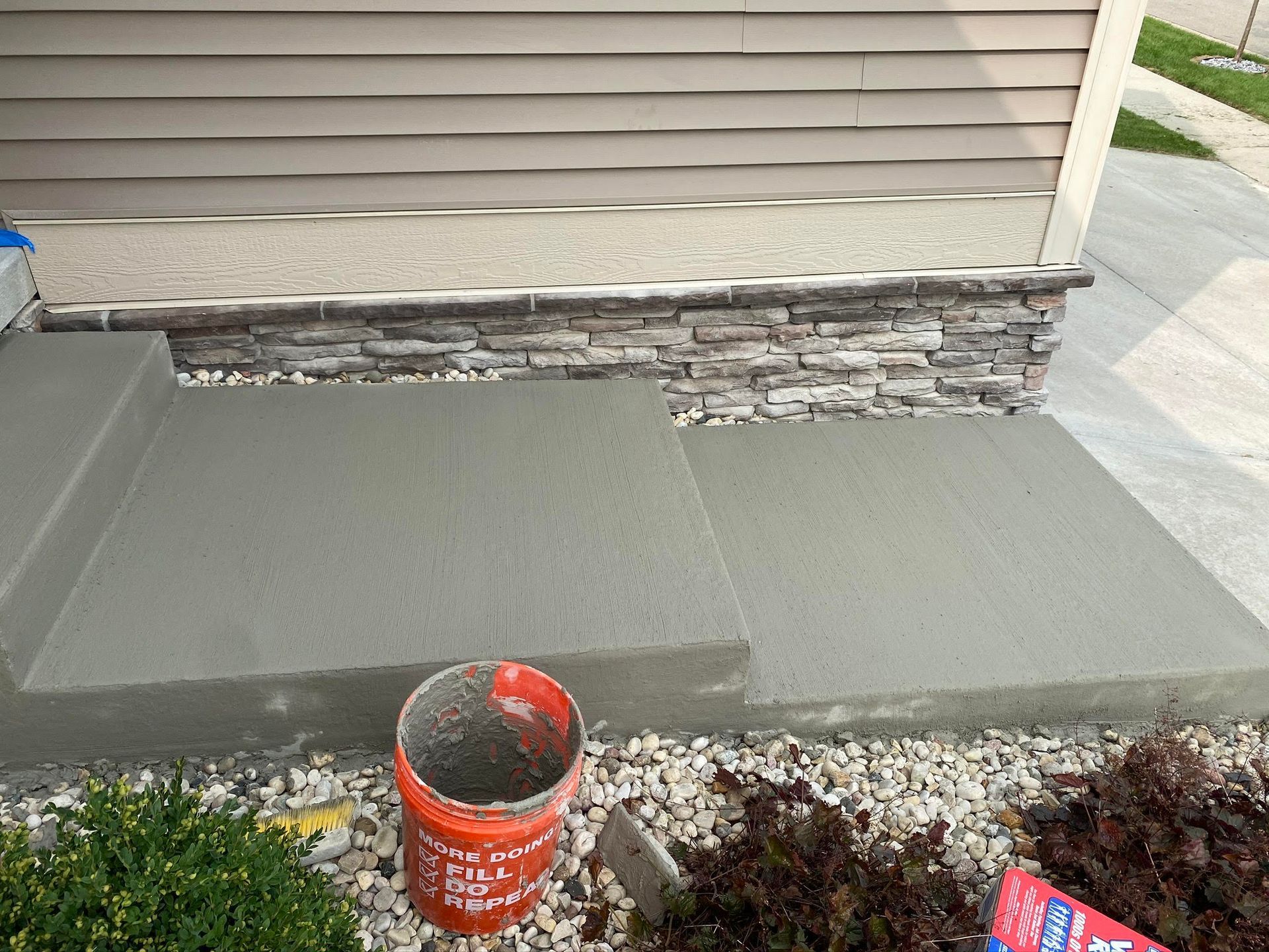 Concrete coating and overlays offer an excellent opportunity to enhance the aesthetic of your concrete surfaces