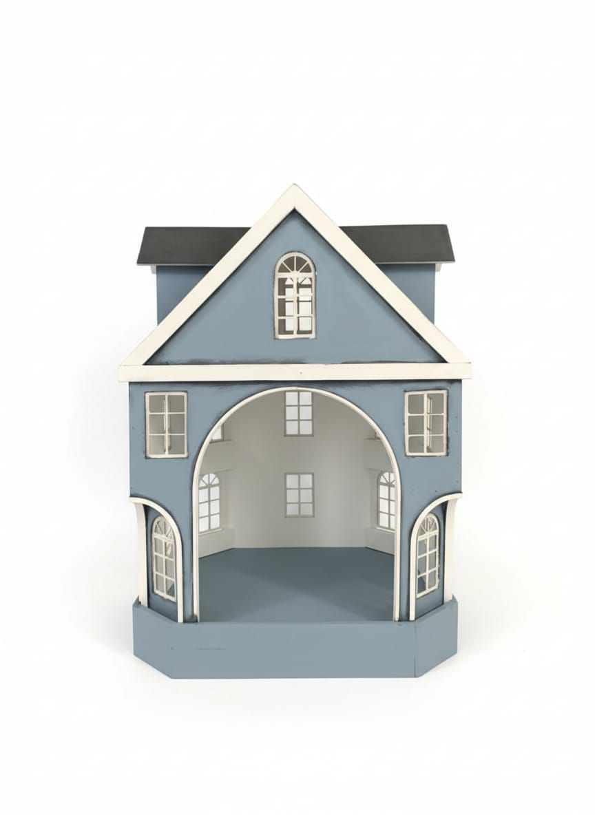 Estructura similar a una casa de muñecas azul y blanca con múltiples aberturas arqueadas y ventanas sobre un fondo blanco.