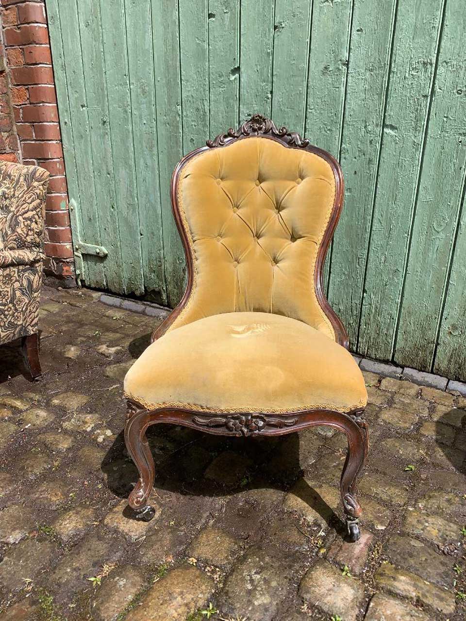 Nursing Chair Deep Button for Sale