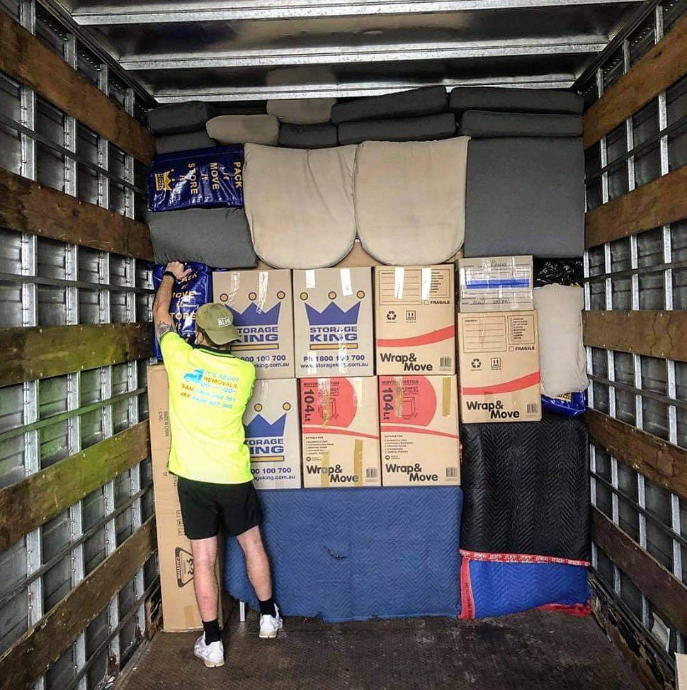 Wollongong interstate removalists at work