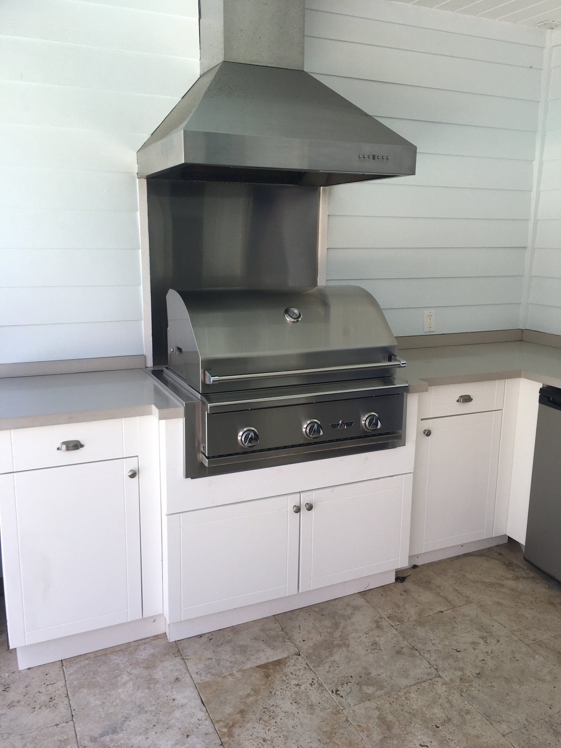 Delta Heat Built In Grill on Werever Cabinets