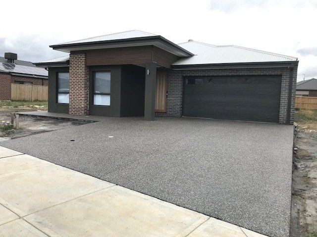 Beautiful House Concrete Parking
