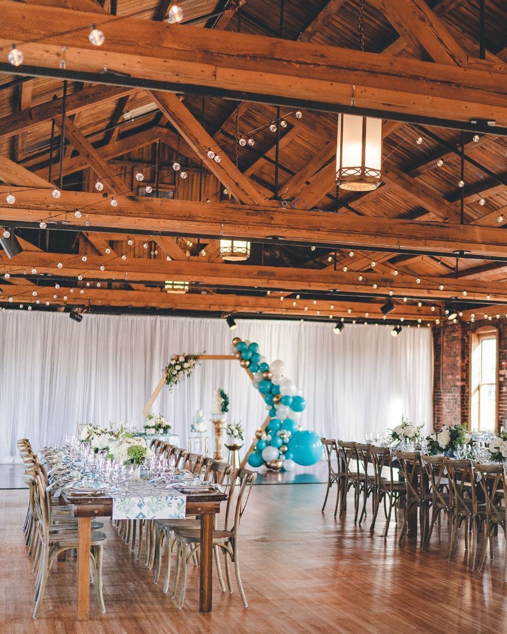blue and gold party decor