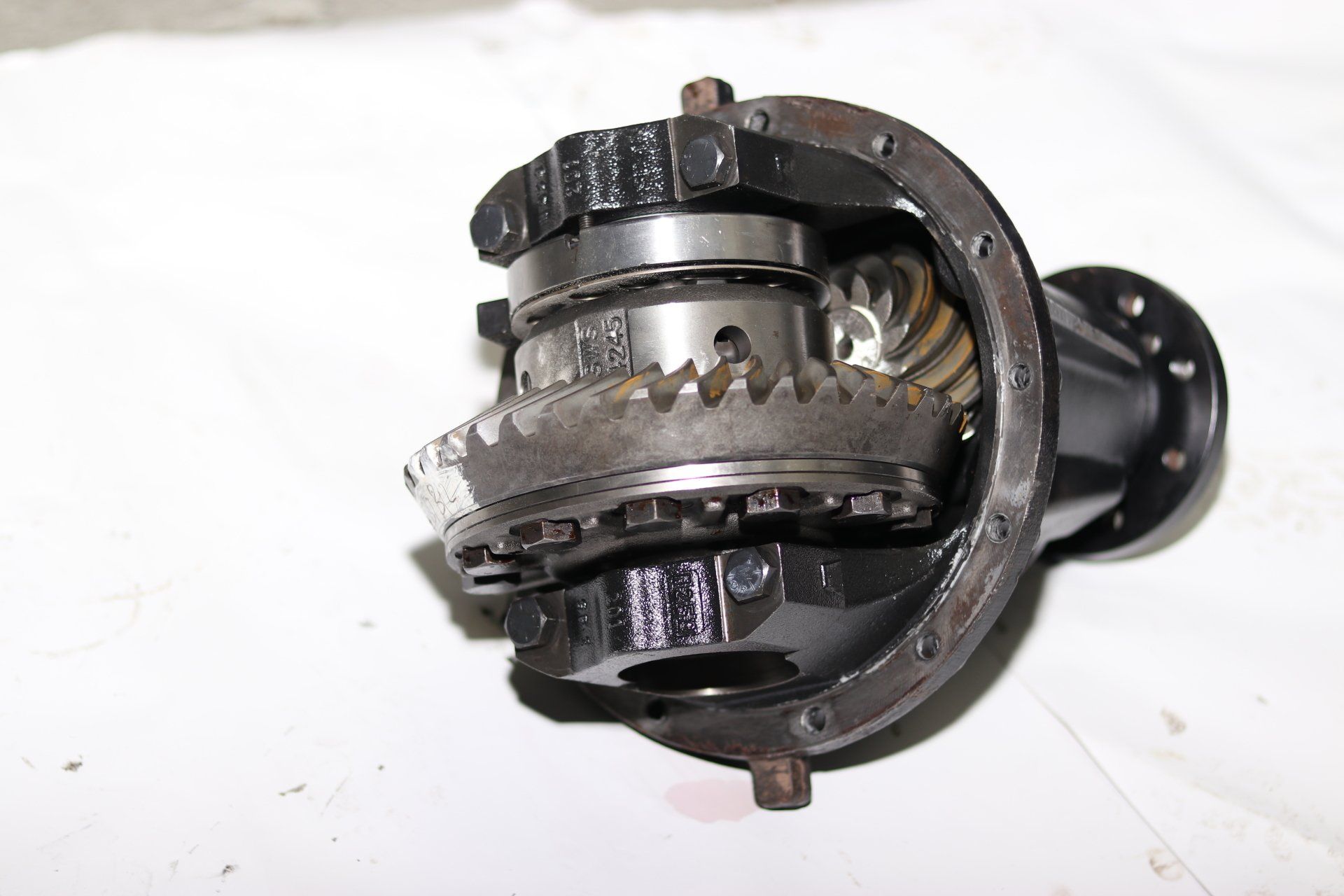 Rear wheel diff. (see the picture)