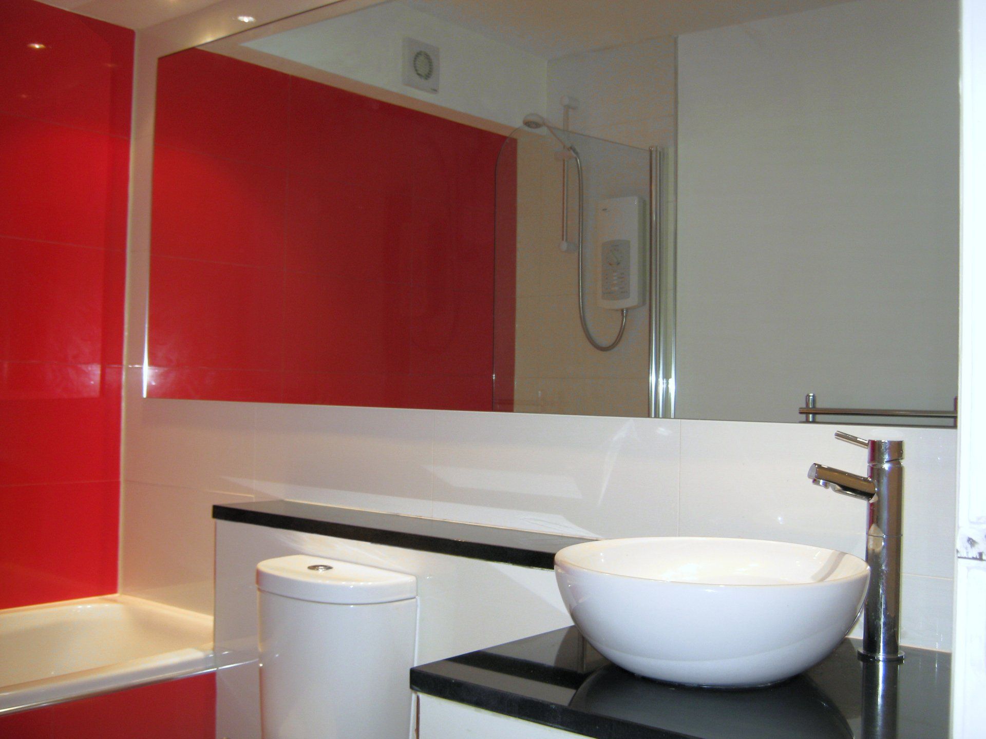 Colourful bathroom 2