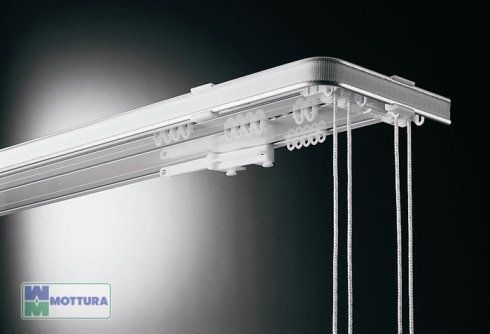 particolare di un bastone a corda per tende