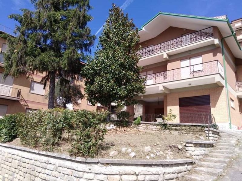 Struttura per anziani immersa nel verde