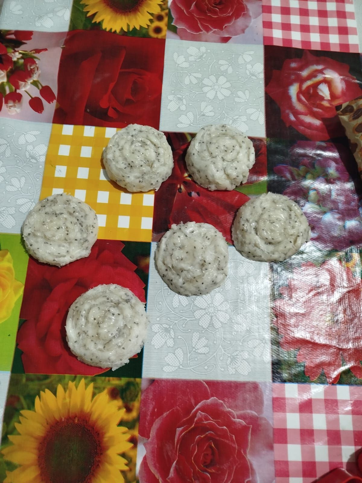 Jabón artesanal en forma de rosa - FLOR DE MIEL