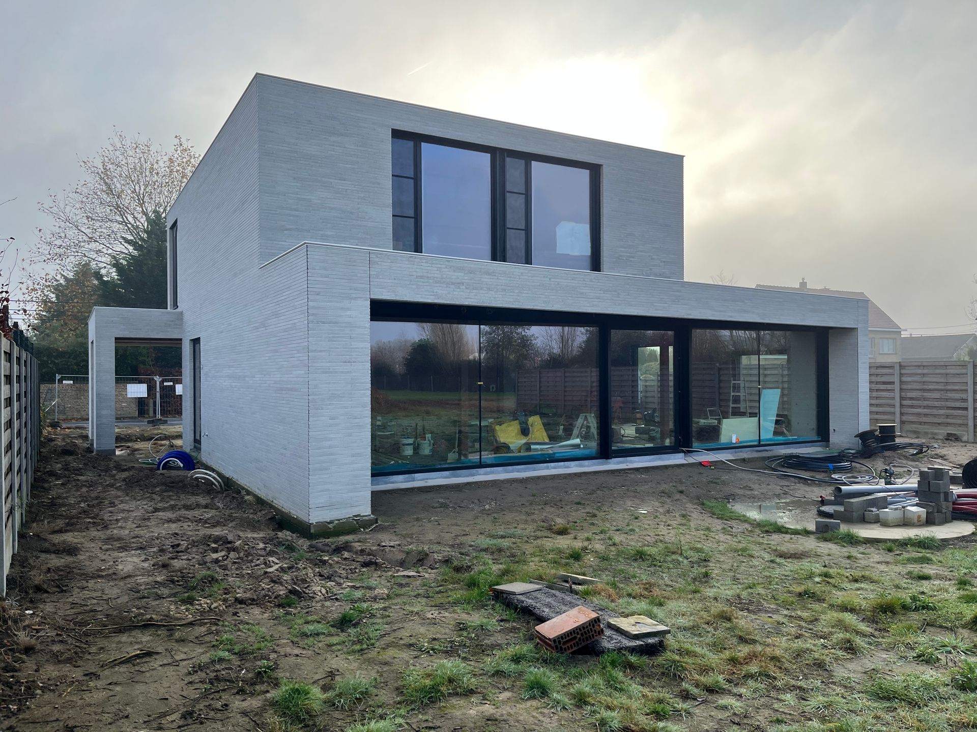 Nieuwbouw aannemer metser MBI Roeselare ruwbouw cdfbouw Deforce Chris