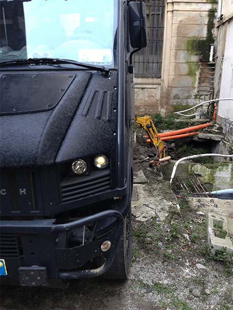 camion con braccio meccanico