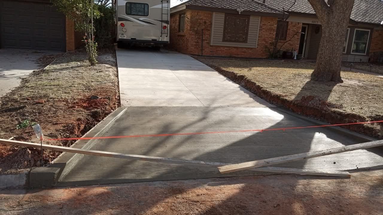 Concrete driveway at a residential house - Abilene, Texas