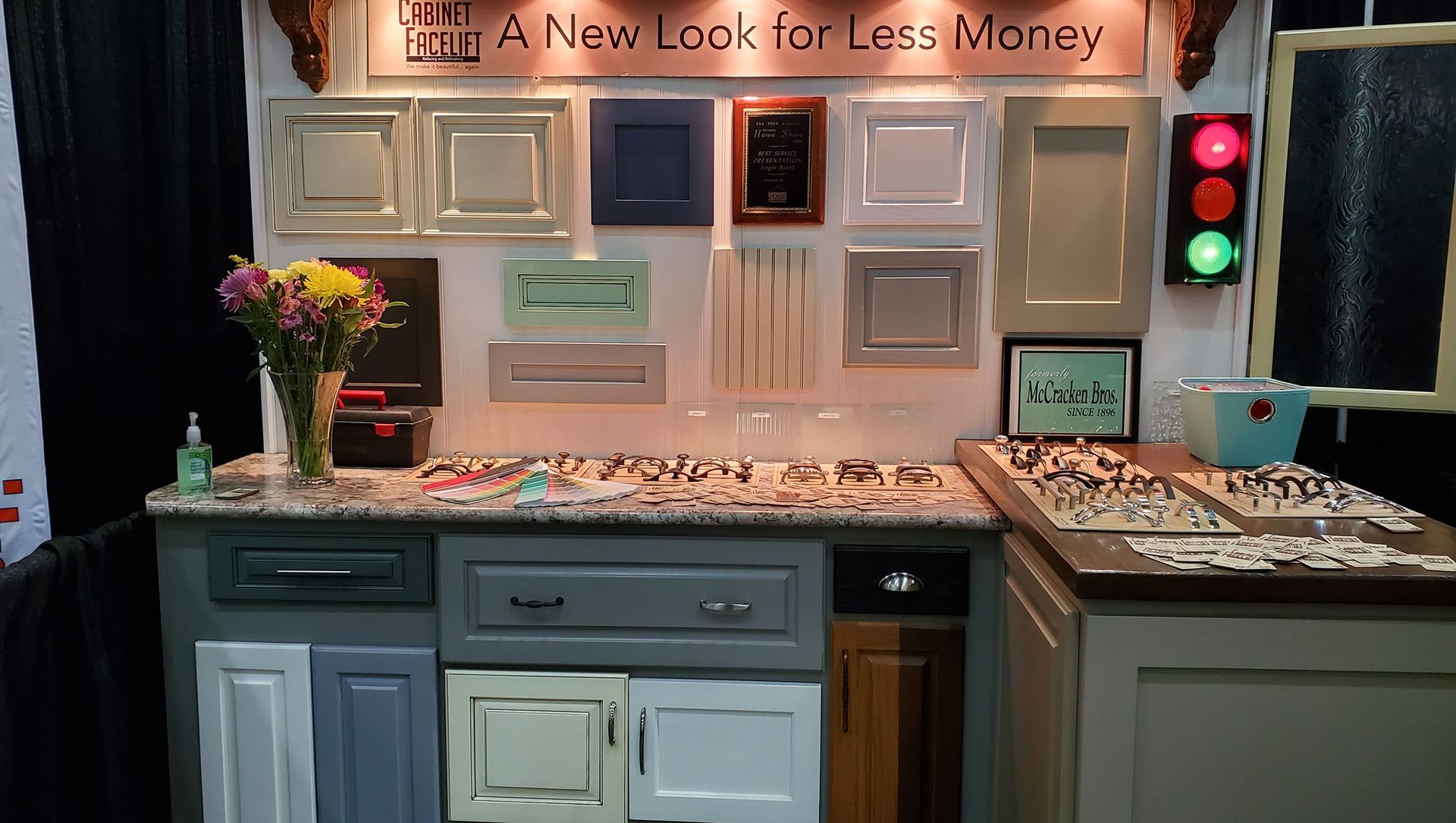 A kitchen counter with a sign that says 