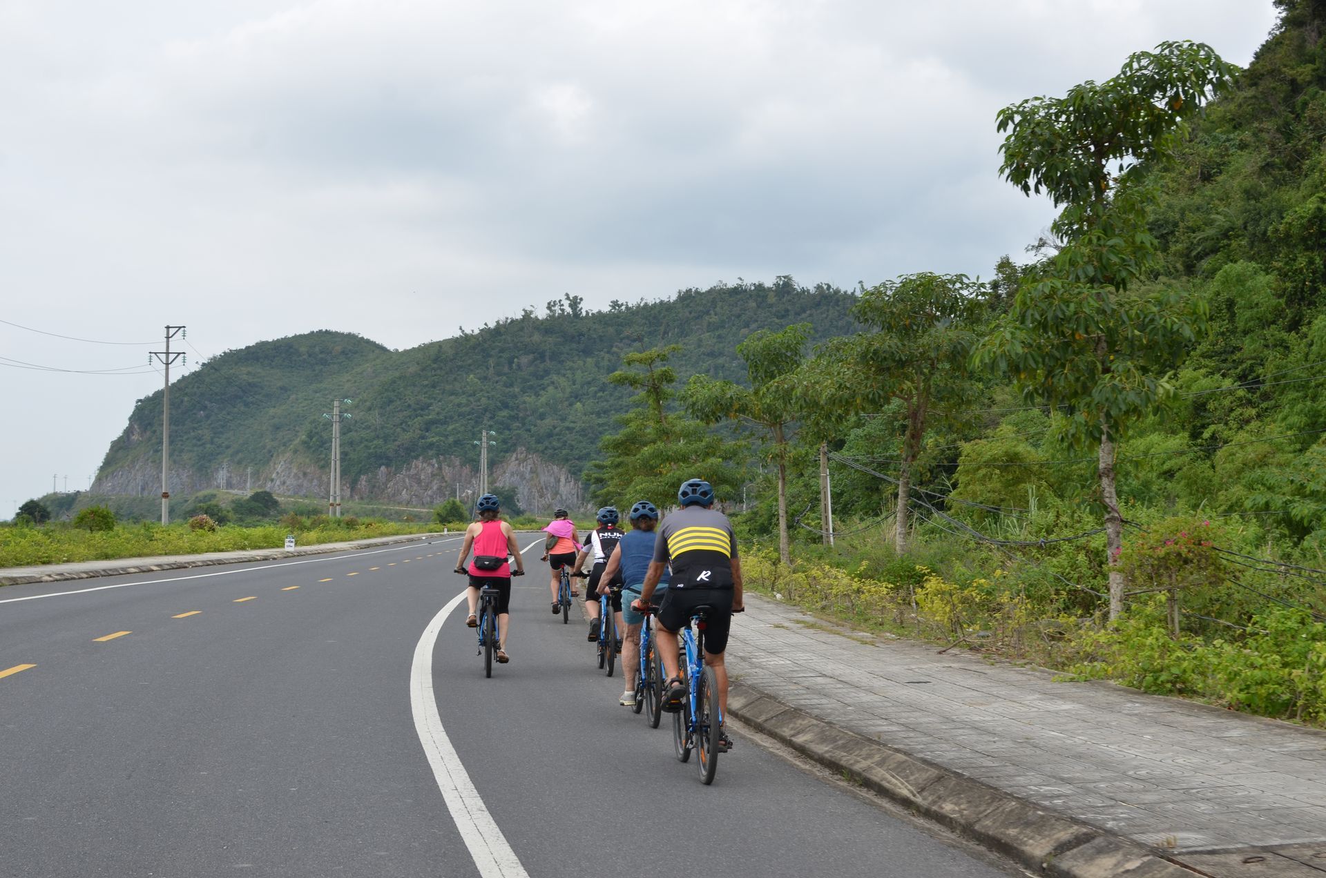 Cycling in Cat Ba