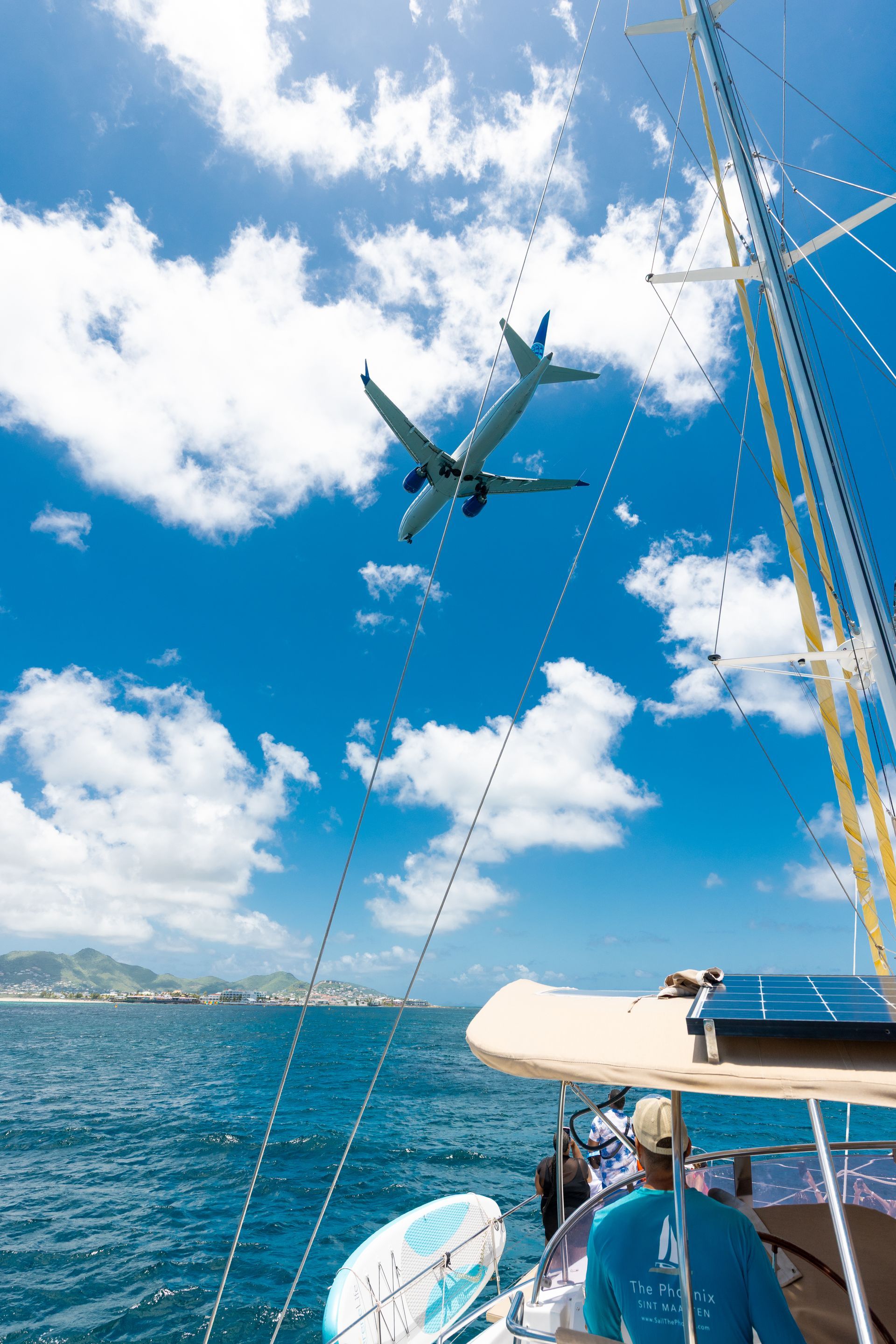 Plane overhead Sail The Phoenix at Maho Beach