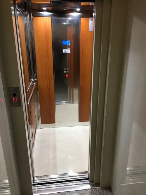 modello di ascensore 8