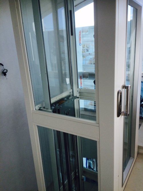 modello di ascensore 16