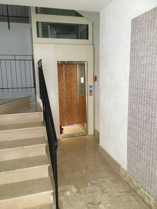 modello di ascensore 17