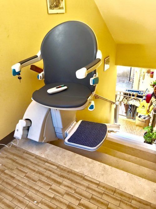 modello di elevatore per disabili