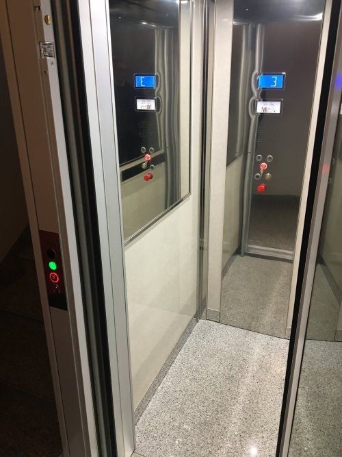 modello di ascensore 25