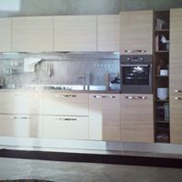 cucina moderna in legno chiaro