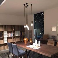 tavolo in legno massello moderno