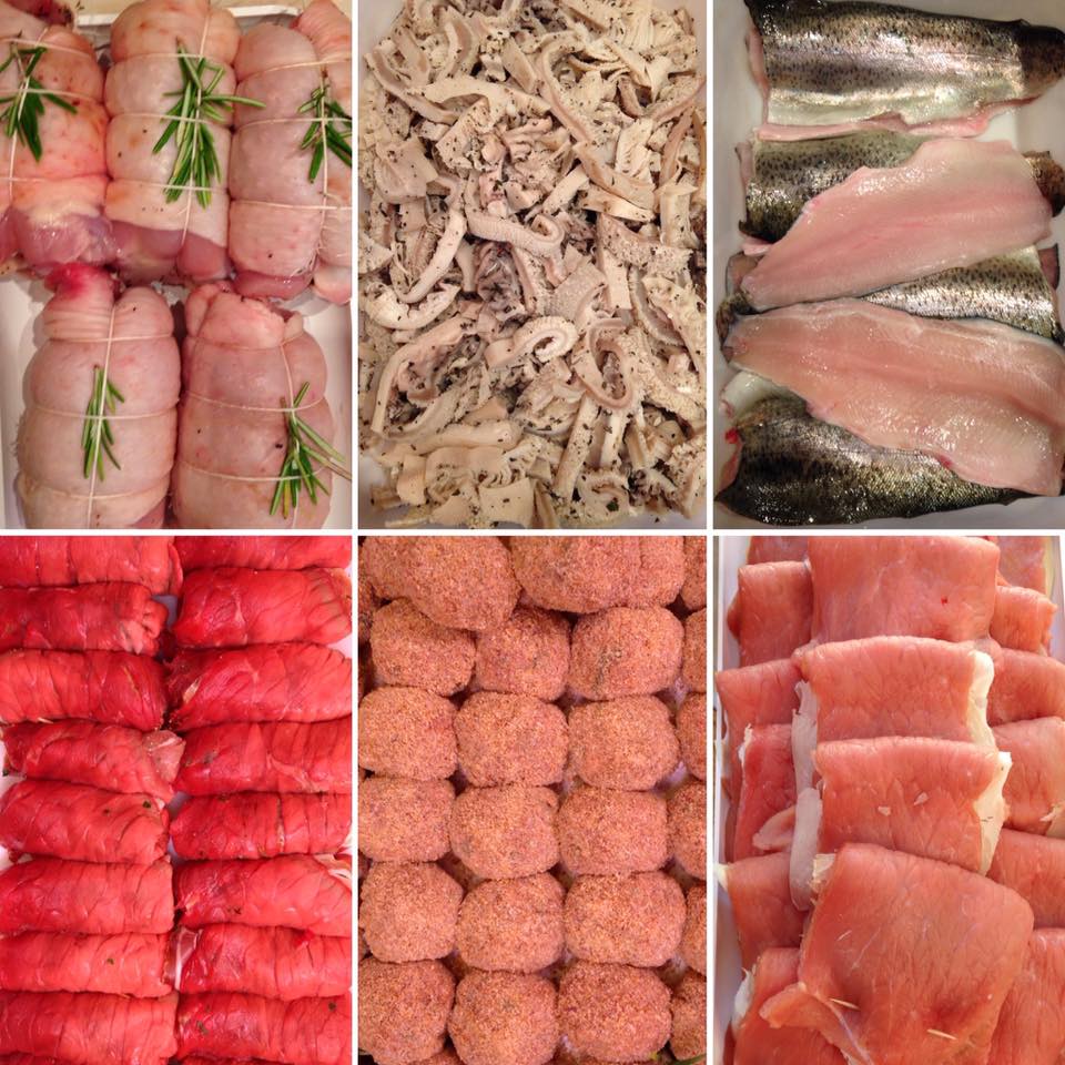 involtini e polpette di carne pronti per essere cotti