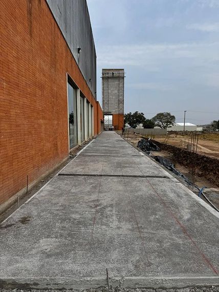 VERSÁTIL CONSTRUCTORA